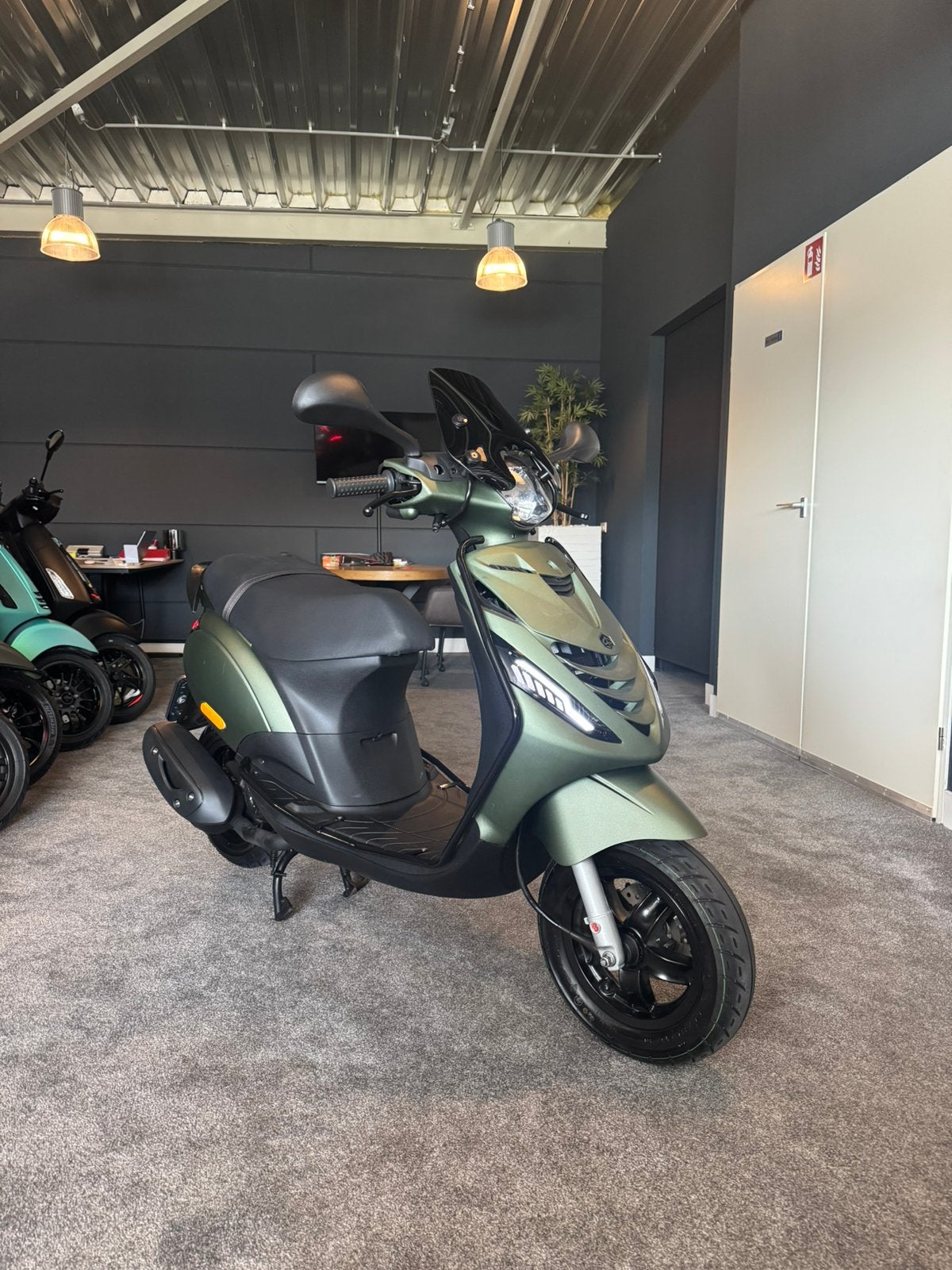 Piaggio Zip 50S | 2024 | Full option | Brom | Garantie, Fietsen en Brommers, Scooters | Piaggio, Ophalen, Maximaal 45 km/u, Zip