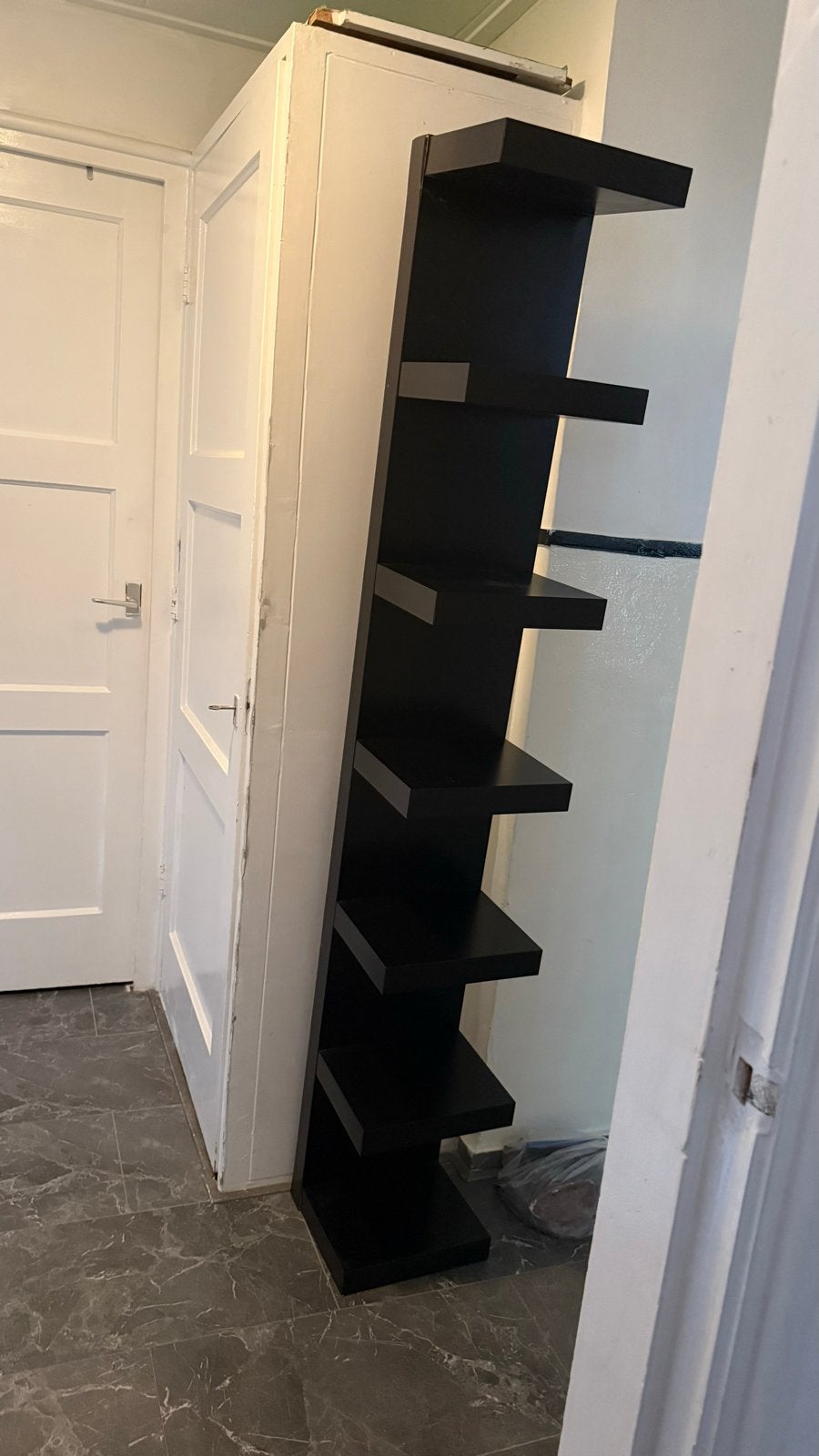 Zwarte Boekenkast / Wandrek met 6 Vakken, Ophalen, Met plank(en), Gebruikt, 200 cm of meer