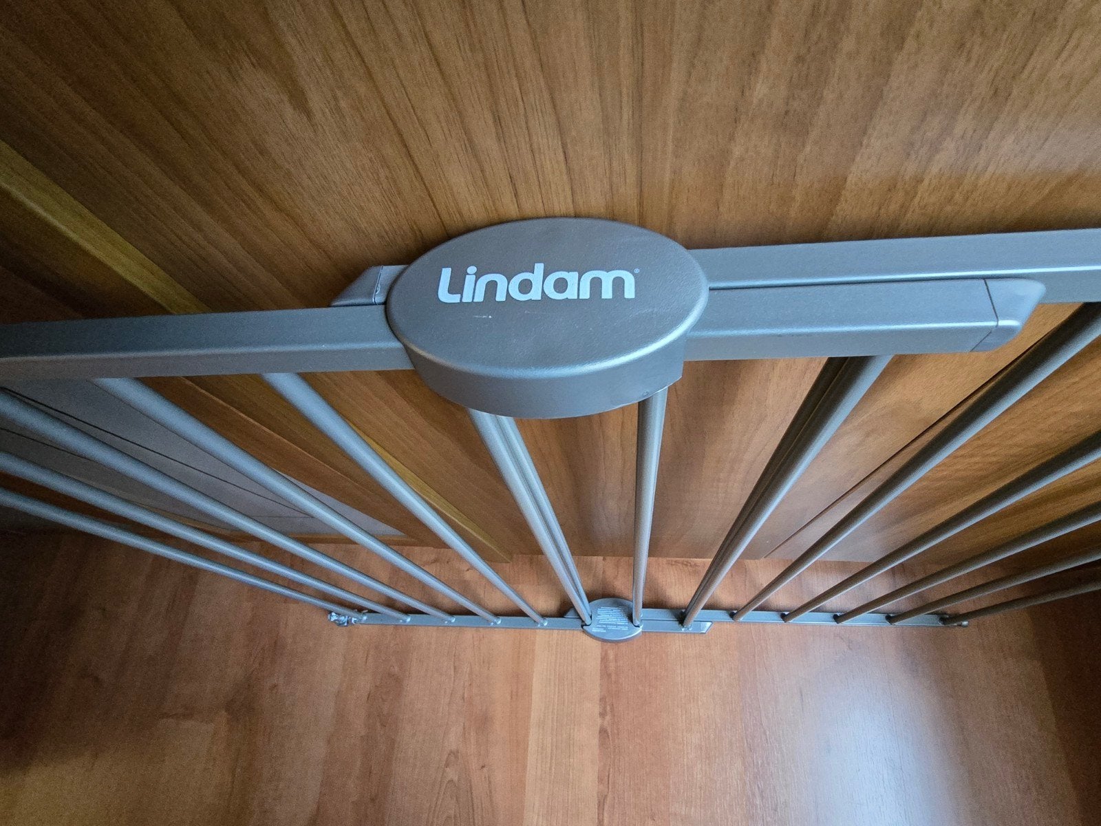 LINDAM zilvergrijs metalen teaphekje, 100 tot 115 cm, Ophalen of Verzenden, Zo goed als nieuw, Metaal of IJzer