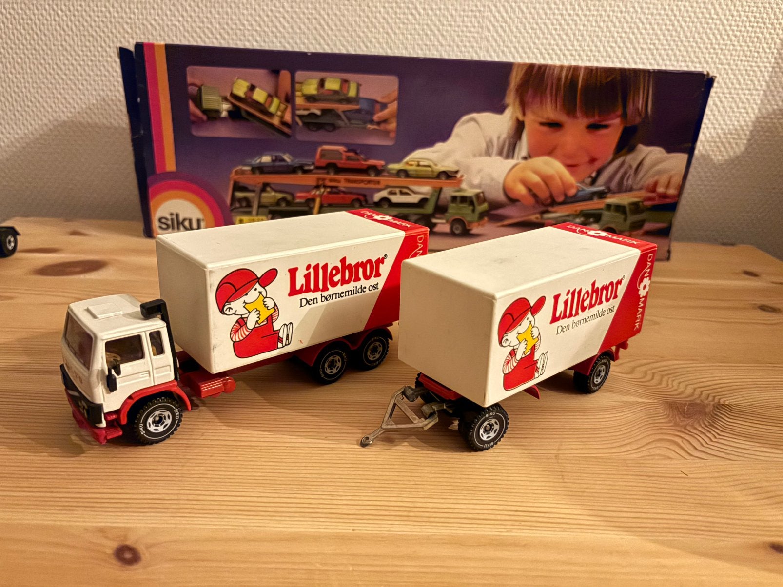 Siku volvo f7 lillebror, Ophalen of Verzenden, Zo goed als nieuw, Bus of Vrachtwagen, SIKU