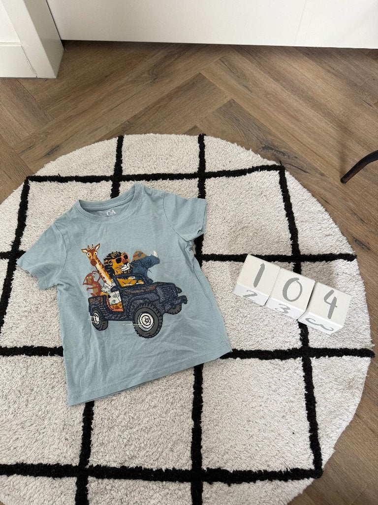 Heel goed blauw C&A korte mouw shirt top t-shirt 104 jeep, Kinderen en Baby's, Kinderkleding | Maat 104, C&A, Jongen of Meisje