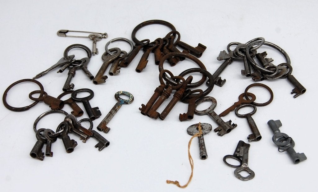 Antieke kleine holle pijpsleutels., Ophalen of Verzenden
