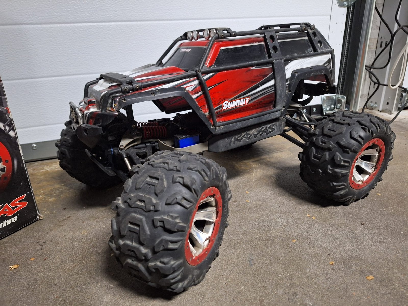 Mooie Traxxas Summit 1/8 4wd met verlichting, Auto offroad, Zo goed als nieuw, Schaal 1:8, Ophalen