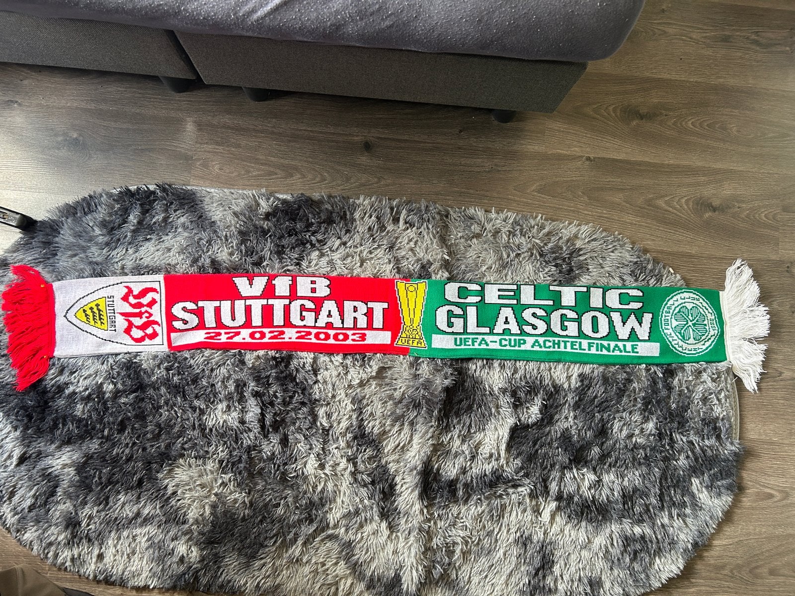 VfB Stuttgart vs Celtic Glasgow UEFA-Cup Sjaal 2003, Ophalen of Verzenden, Zo goed als nieuw, Buitenlandse clubs, Vaantje of Sjaal
