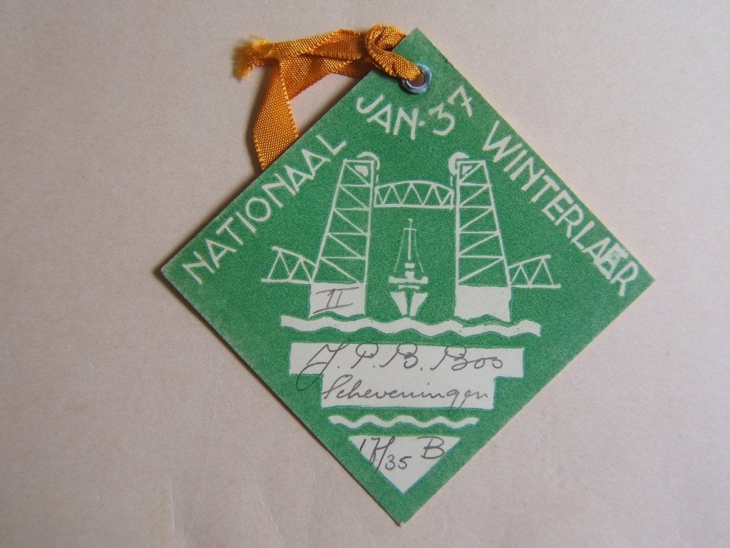 scouting 1937 Jamboree Nationaal Winterlaer Rotterdam, Verzamelen, Scouting, Ophalen of Verzenden, Embleem, Speld of Insigne