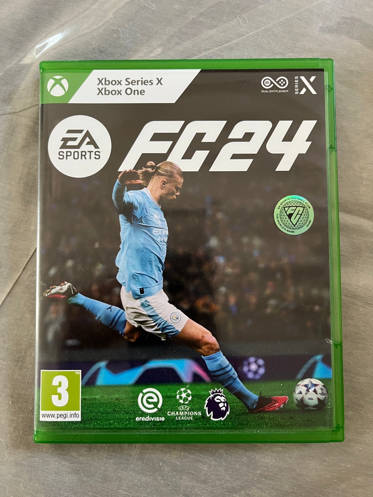 EA Sports FC 24 Xbox Series X / Xbox One - Nieuwstaat, Ophalen of Verzenden, Zo goed als nieuw