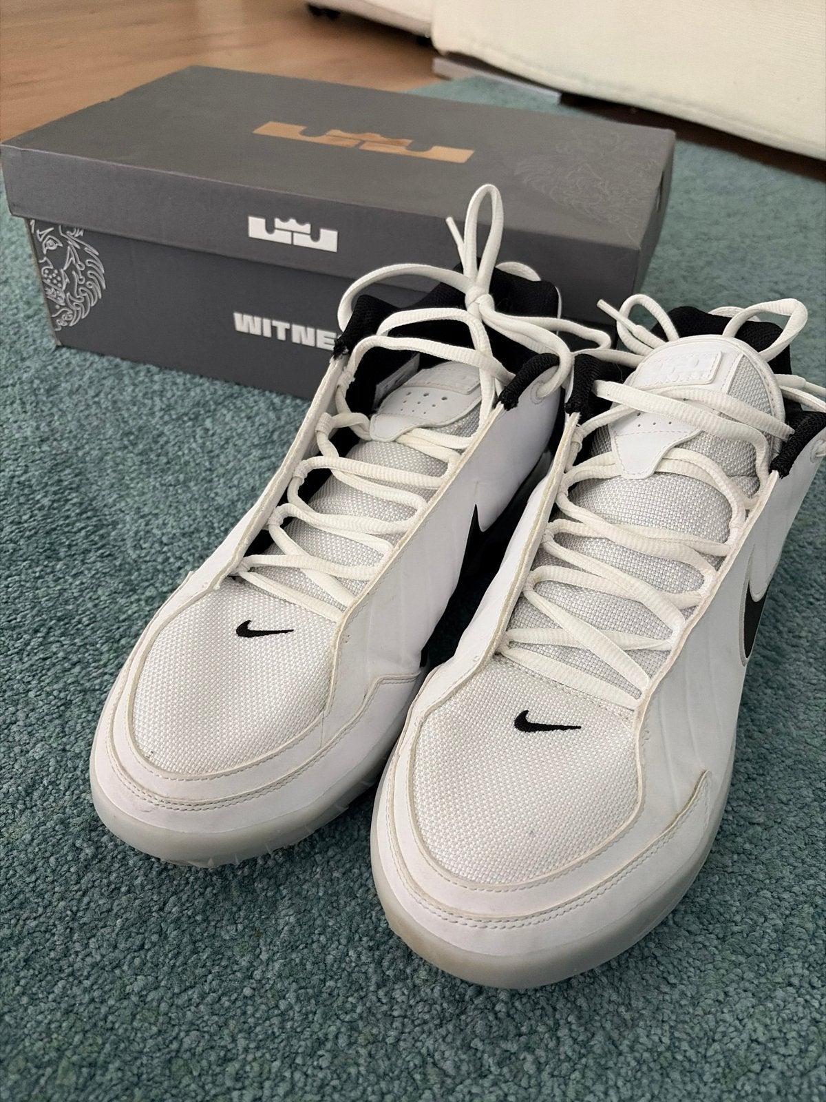 Nike LeBron Witness IX - Witte sneakers, maat 46, Ophalen of Verzenden, Zo goed als nieuw, Wit, Sneakers of Gympen