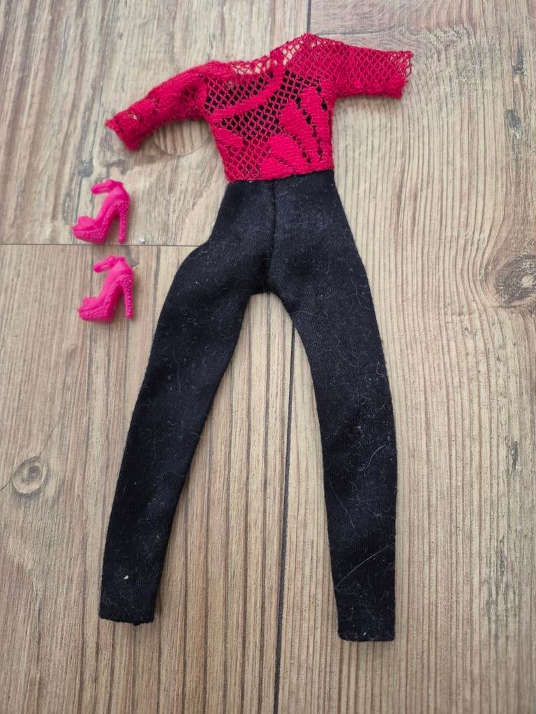 Barbie kleding, Verzamelen, Ophalen, Gebruikt, Kleertjes