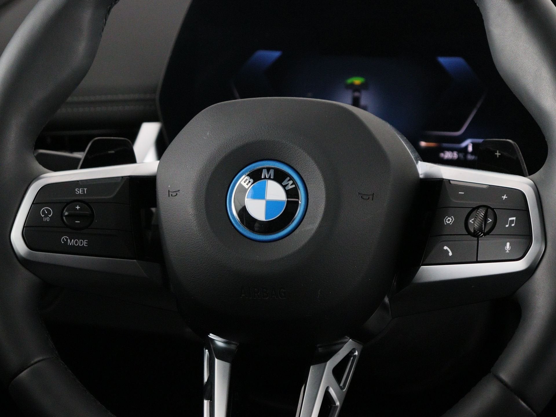 BMW X1 xDrive30e (bj 2025, automaat), Auto's, Gebruikt, Zwart, Overige brandstoffen, Zwart
