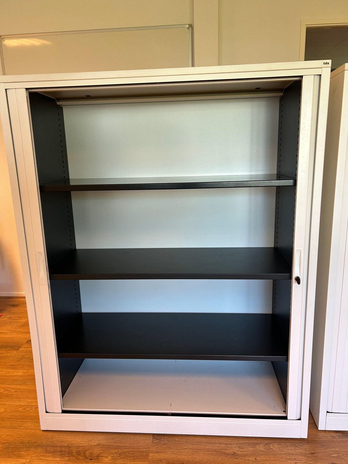 Inofec Roldeurkast met sleutel 120x53x43cm, Ophalen, 100 tot 150 cm, Zo goed als nieuw, Met slot