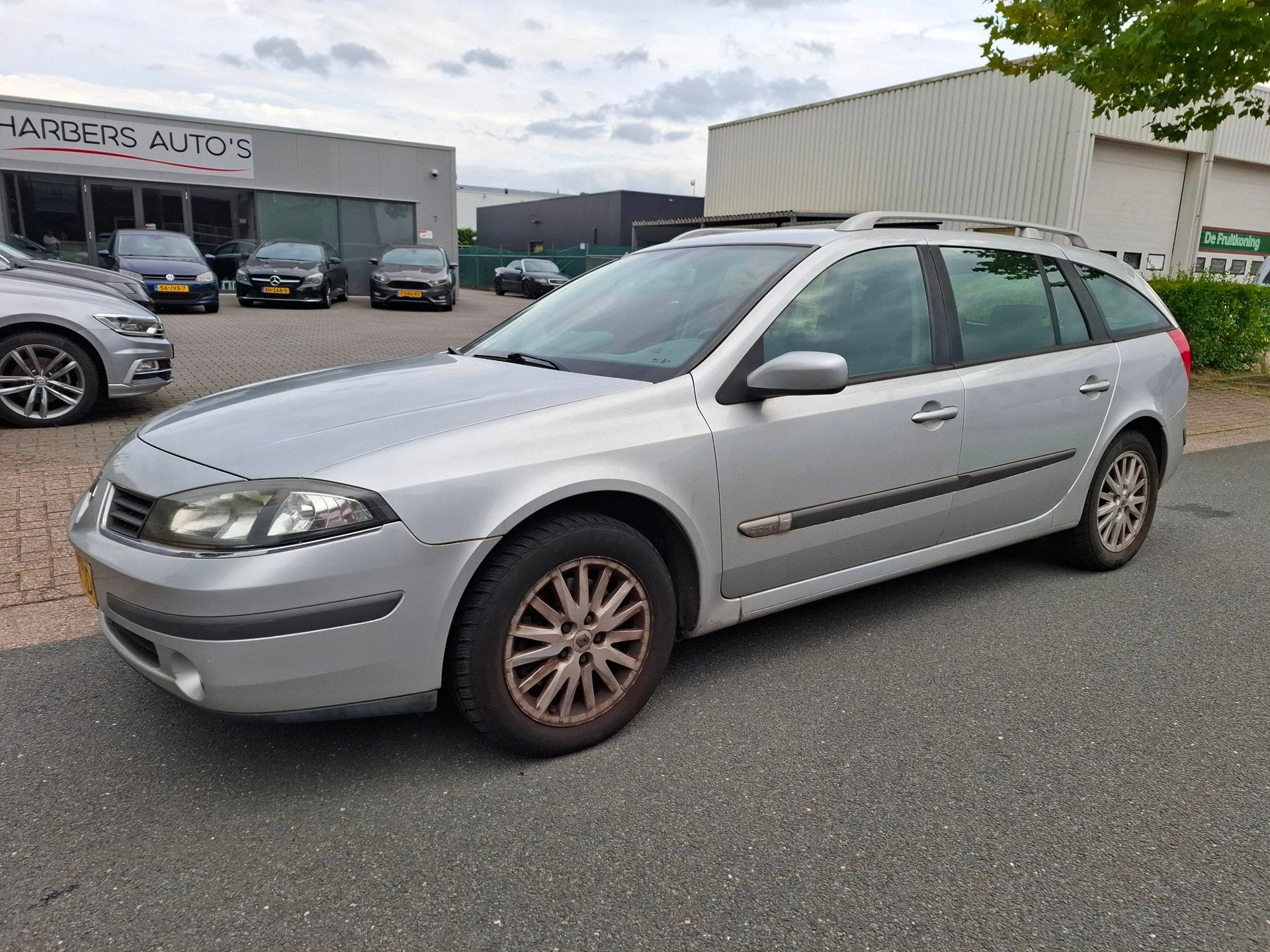 Renault Laguna Grand Tour 2.0-16V Business CLIMA/CRUISE/NAVI, Auto's, Voorwielaandrijving, Gebruikt, 4 cilinders, Automatische klimaatregeling