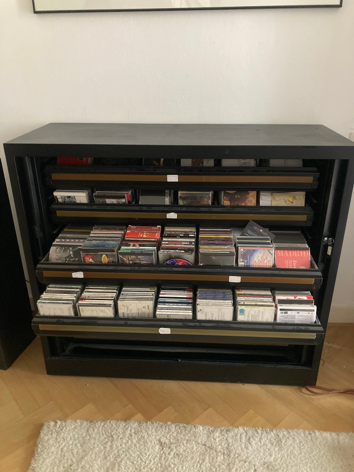 CD-Kast voor ca. 1800 CD's - Zwart, 120x45x110 cm, Huis en Inrichting, Woonaccessoires | Cd- en Dvd-rekken, Ophalen, Overige materialen