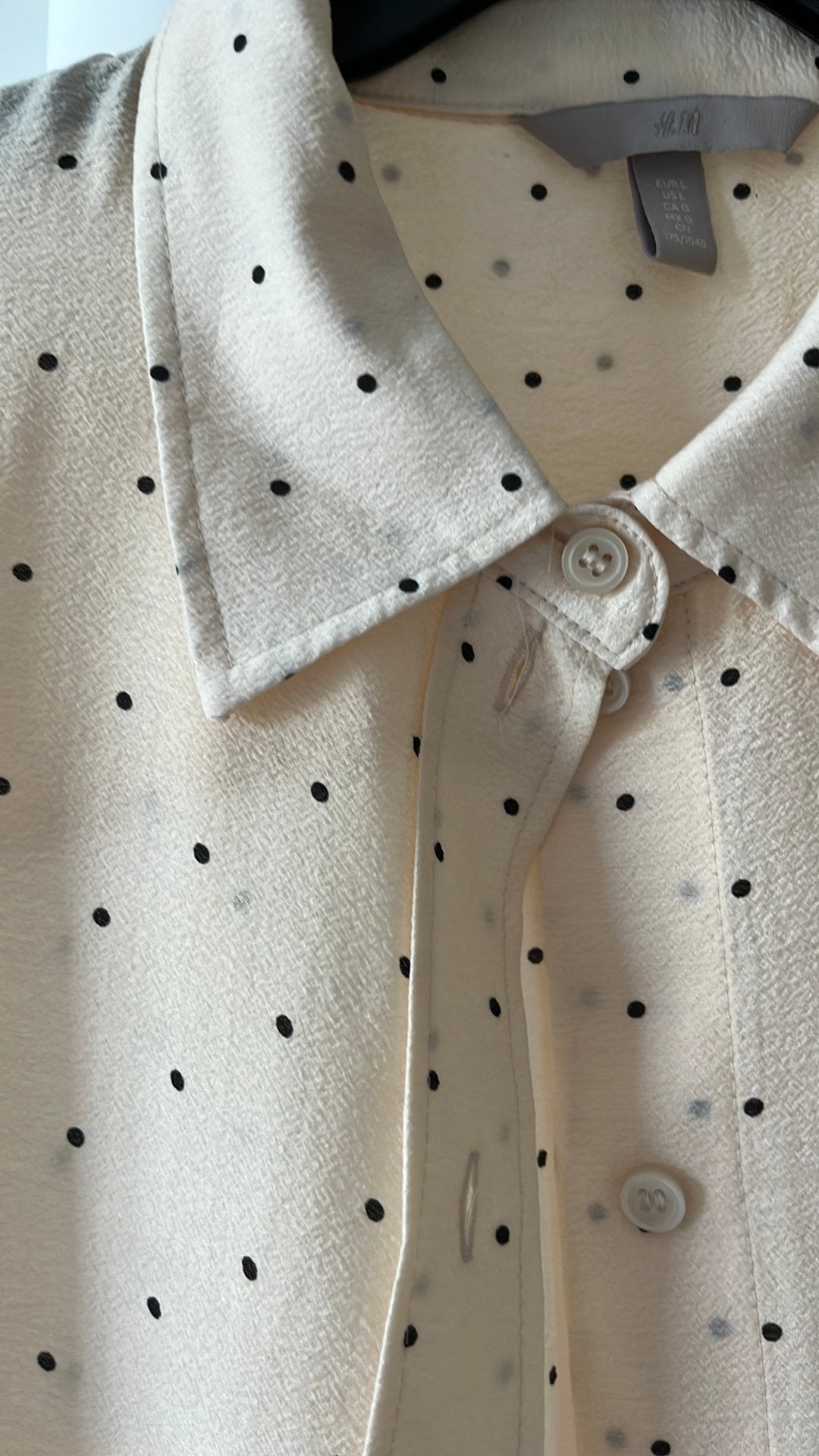 Nieuwe H&M Verfijnde perzikklerige blouse maat L, Kleding | Dames, Ophalen of Verzenden, Nieuw, Maat 42/44 (L), Beige
