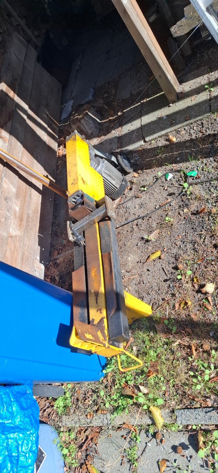 Houtklover 220V - Elektrisch en Krachtig, Ophalen, Gebruikt, Onbekend, Liggend