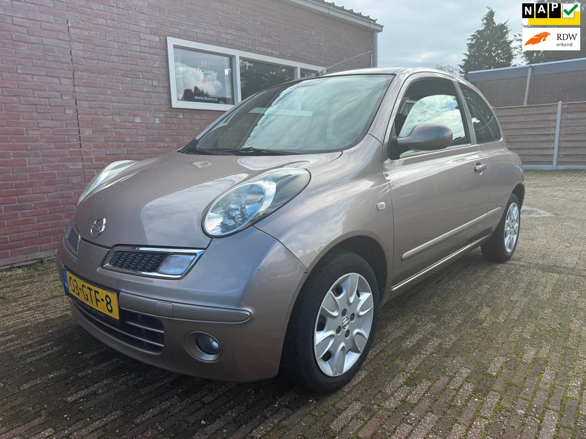 Nissan Micra 1.2 AUTOMAAT Airco Apk 28-8-2027 pdc cruisecont, 15 km/l, 31 €/maand, 4 cilinders, Bruin