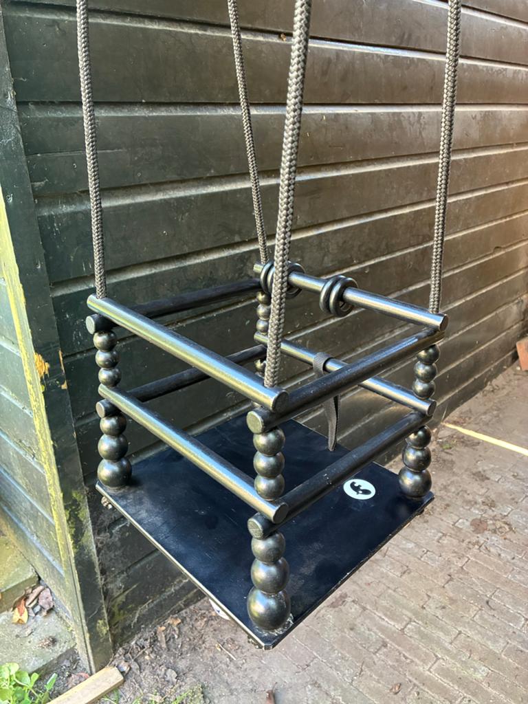 Babyschommel done by deer - hout, Ophalen, Zo goed als nieuw