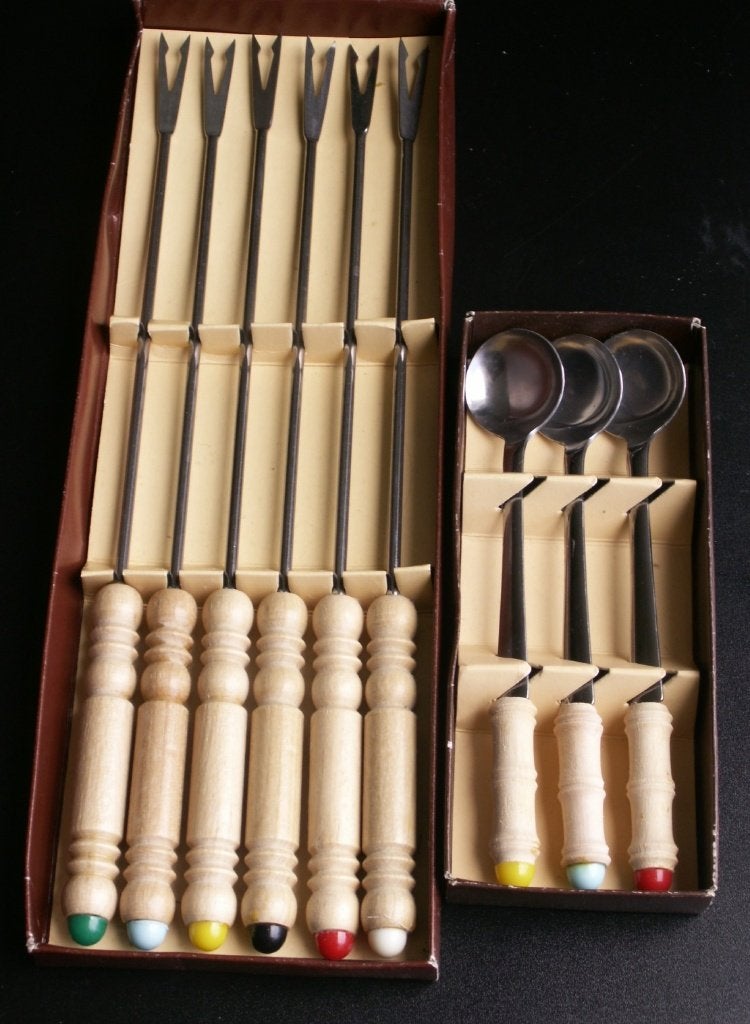 set 6 fonduevorken + 3 saus lepeltjes blank houten handvat, Ophalen of Verzenden, Nieuw, Rvs of Chroom