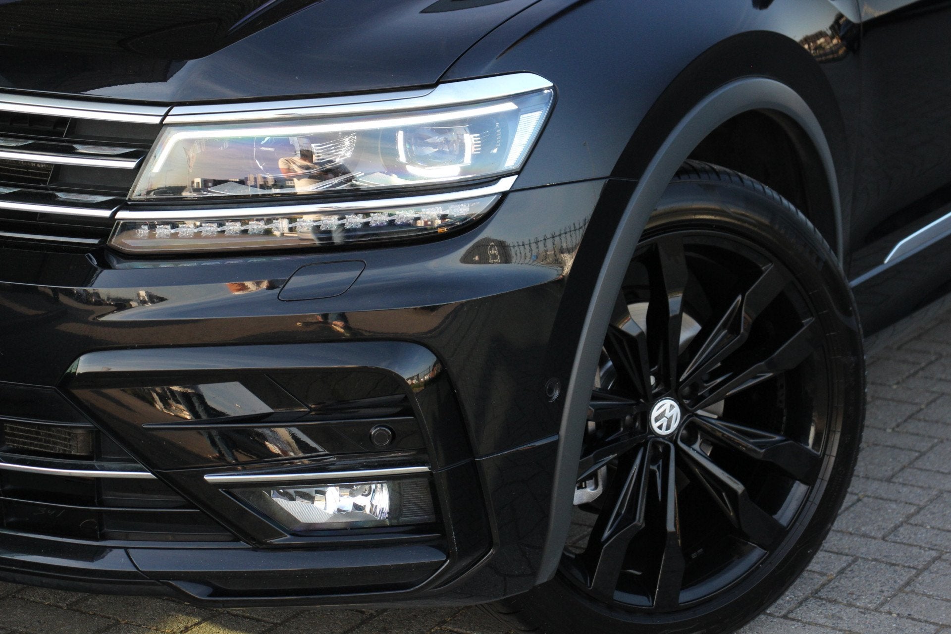Volkswagen Tiguan Allspace 1.5 TSI Highline R-Line 7p. Pano, Auto's, Dealer onderhouden, Gebruikt, Euro 6, 150 pk
