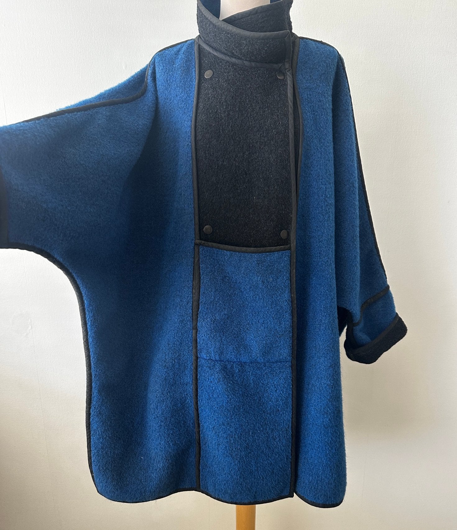 Vannel vintage 100% wollen poppana stijl jas XXL, Kleding | Dames, Ophalen of Verzenden, Gedragen, Maat 46/48 (XL) of groter, Zwart