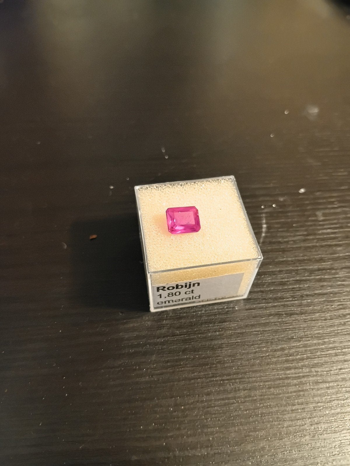 Robijn 1.80 ct emerald geslepen, Ophalen of Verzenden, Nieuw
