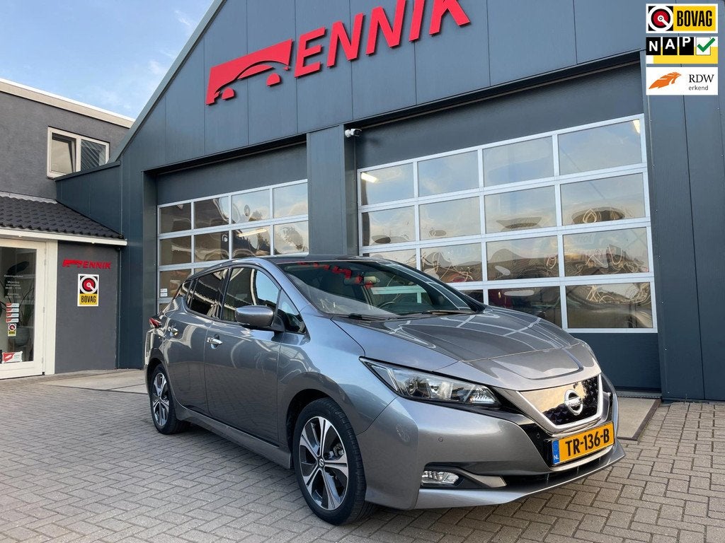 Nissan LEAF N-Connecta 40 kWh Top View / Keyless / Trekhaak., Auto's, Nissan, Adaptive Cruise Control, Gebruikt, 150 pk, Alcantara