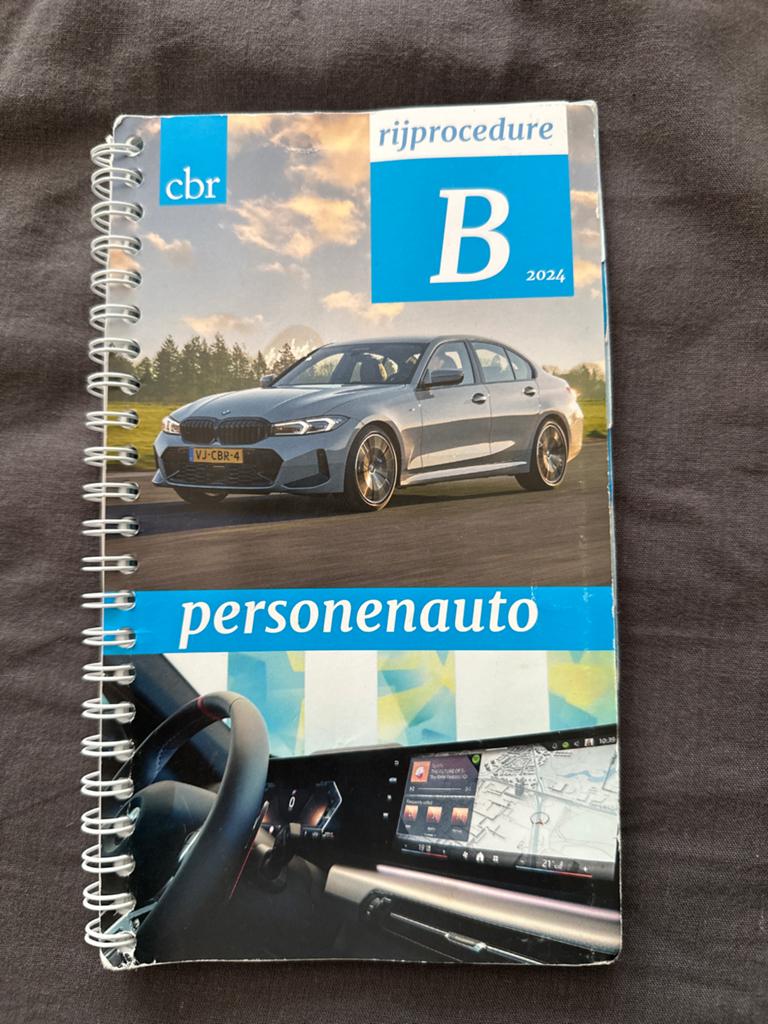 CBR Rijprocedure B Personenauto 2024, Boeken, Ophalen of Verzenden, Gamma, Zo goed als nieuw, Overige niveaus