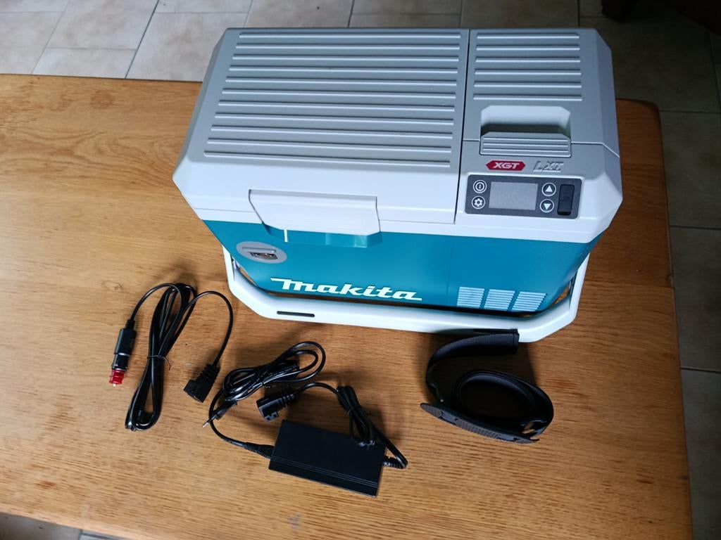 Makita CW003G Accu Koel- en Warmhoudbox 7L, Ophalen of Verzenden, Zo goed als nieuw, Koelbox, Compressor