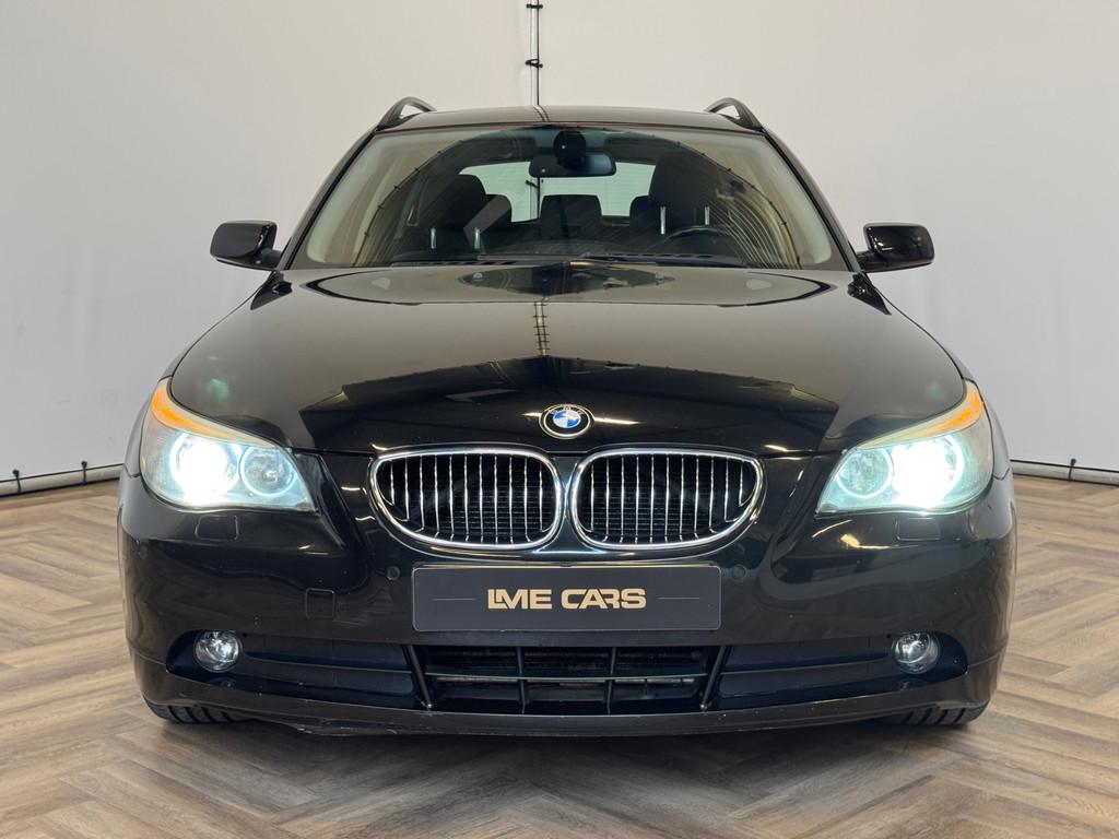 BMW 5-serie Touring 523i | NETTE AUTO! | DEALER ODERHOUDEN!, Automaat, Achterwielaandrijving, Zwart, Zwart