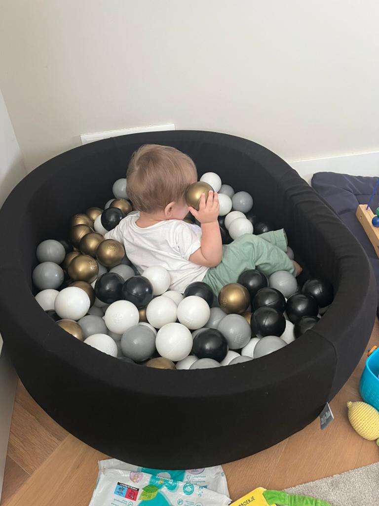 Ballenbak zwart met ballen, Ophalen of Verzenden, Zo goed als nieuw, Jongen of Meisje