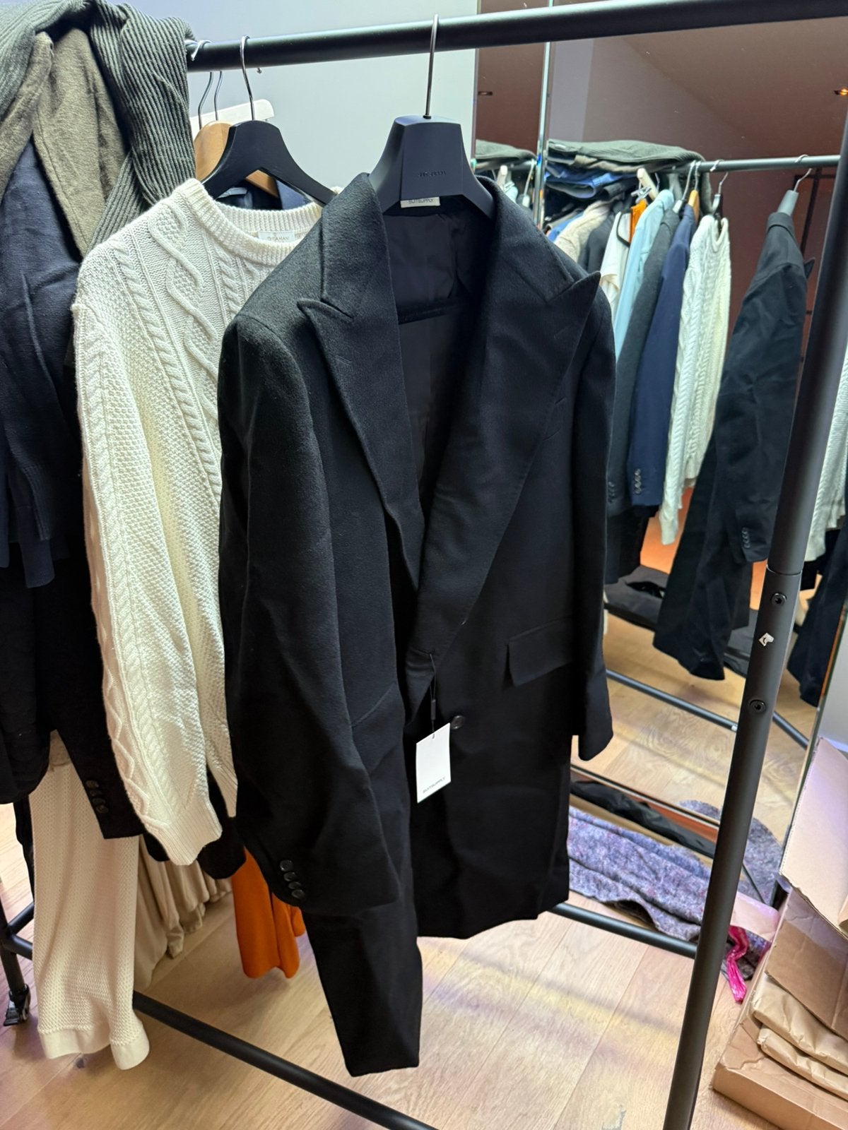 Suit Supply Pure Wool Zwarte Overcoat - Nieuw met kaartje, Ophalen of Verzenden, Zo goed als nieuw, Maat 52/54 (L), Zwart