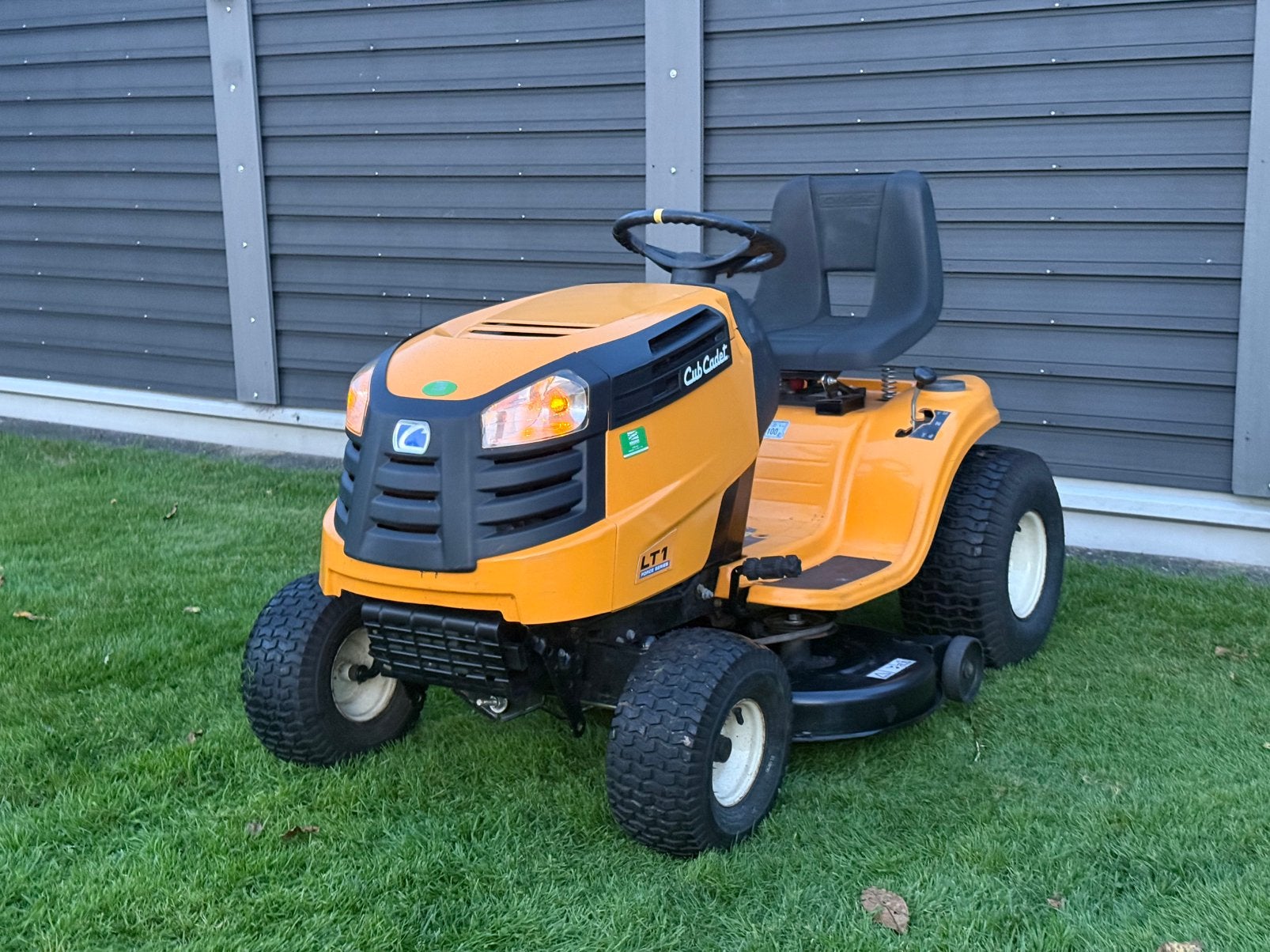 Cub Cadet Zitmaaier LT1 NS96 Zijlosser, Ophalen of Verzenden, Gebruikt, Elektrische starter, 90 tot 120 cm