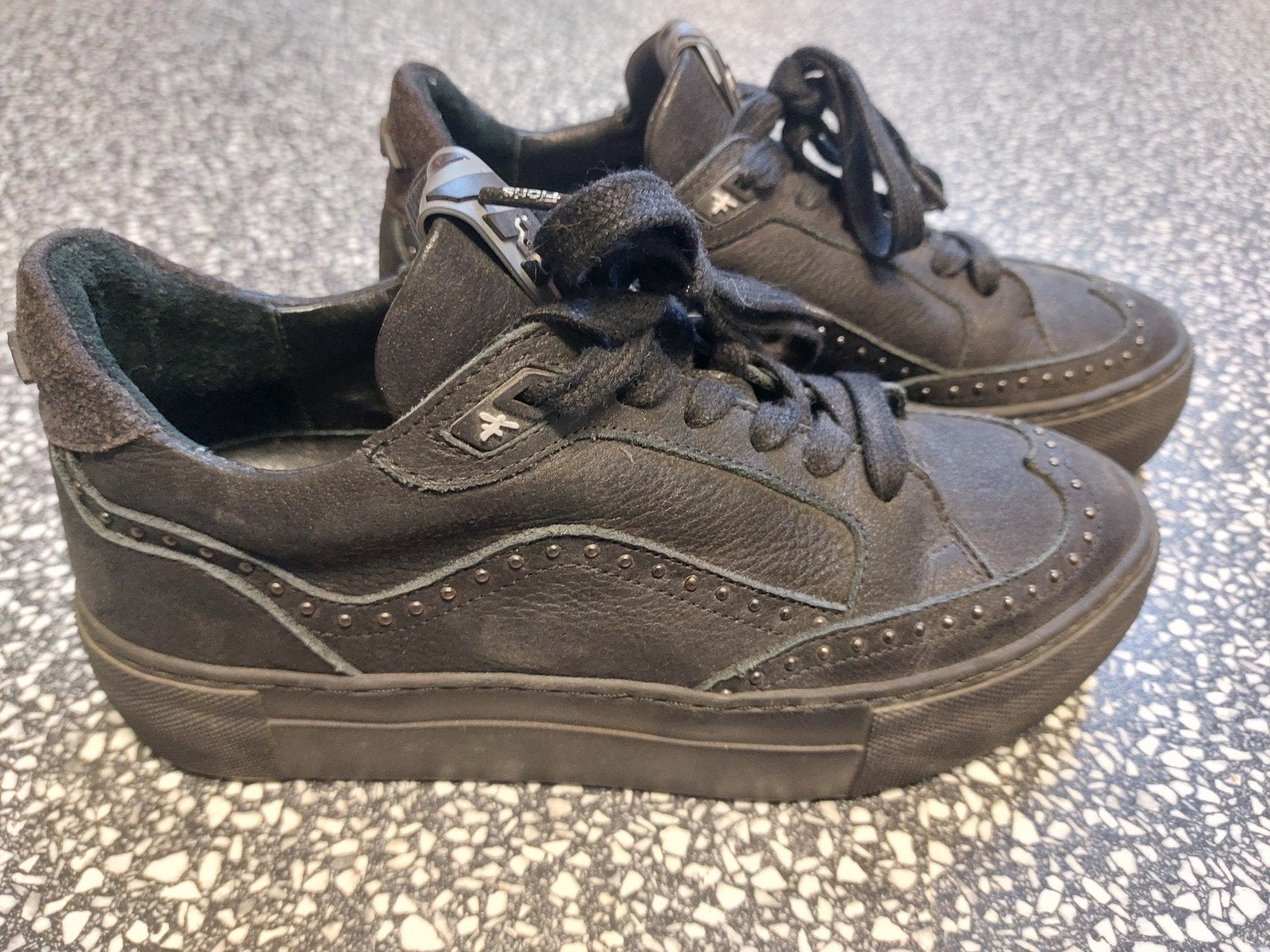Floris van Bommel sneakers - Maat 37, Kleding | Dames, Schoenen, Zwart, Floris van Bommel, Ophalen of Verzenden, Sneakers of Gympen
