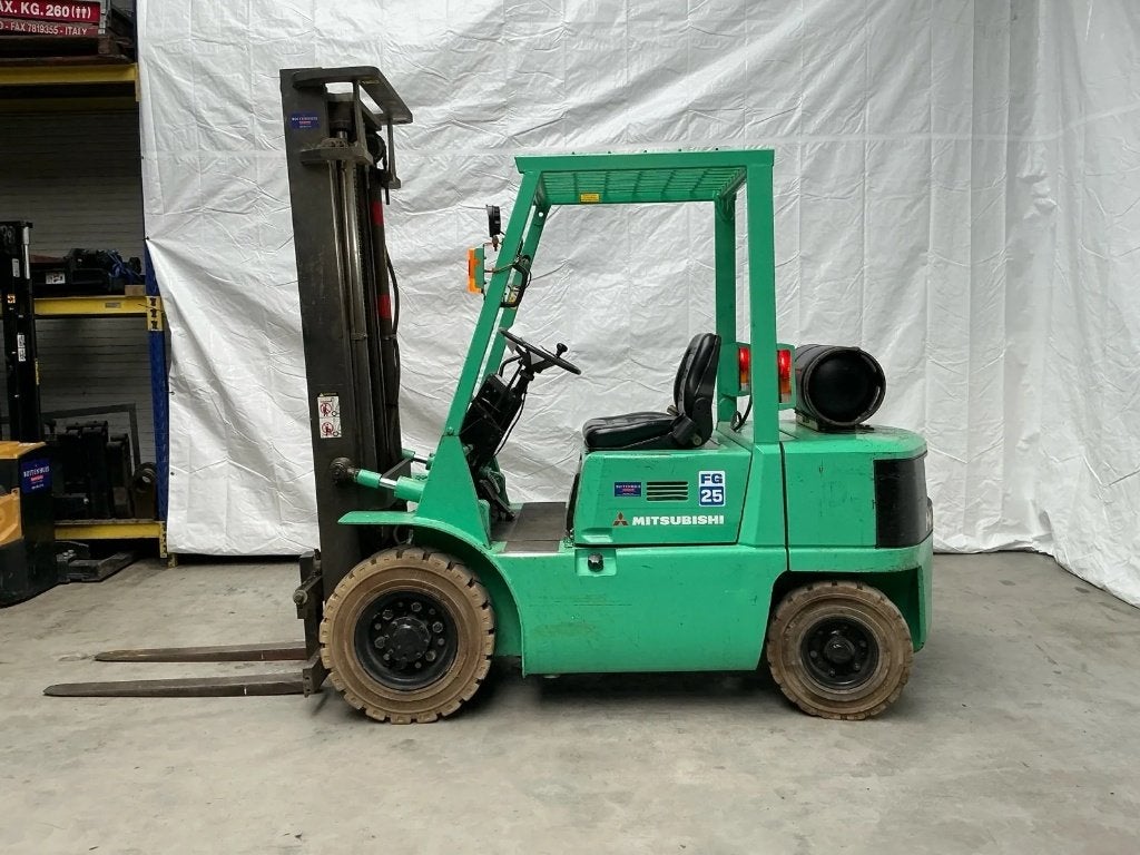 Mitsubishi FG25 vorkheftruck, LPG, volrubber banden, Zakelijke goederen, Machines en Bouw | Heftrucks en Intern transport, Heftruck