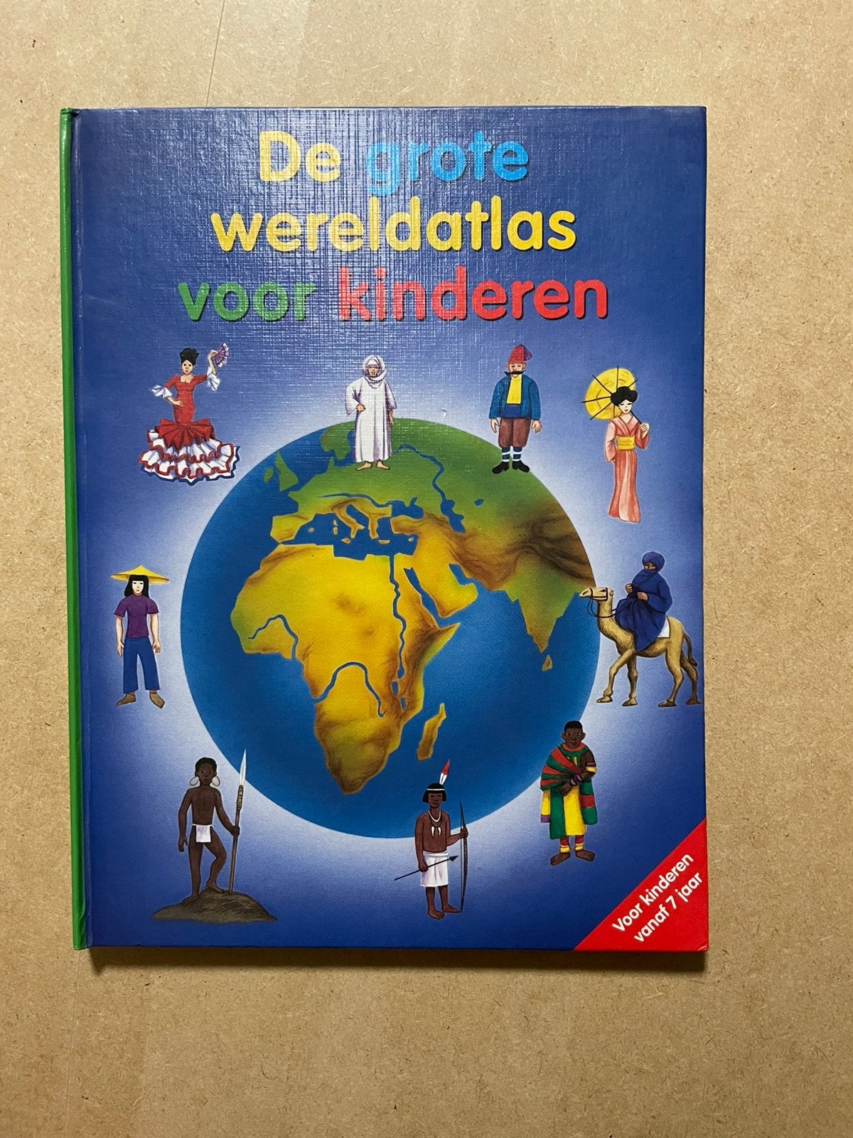 De grote wereldatlas voor kinderen, 2002, 47 blz informatief, Boeken, Gelezen, Overige atlassen, Ophalen of Verzenden, 1800 tot 2000
