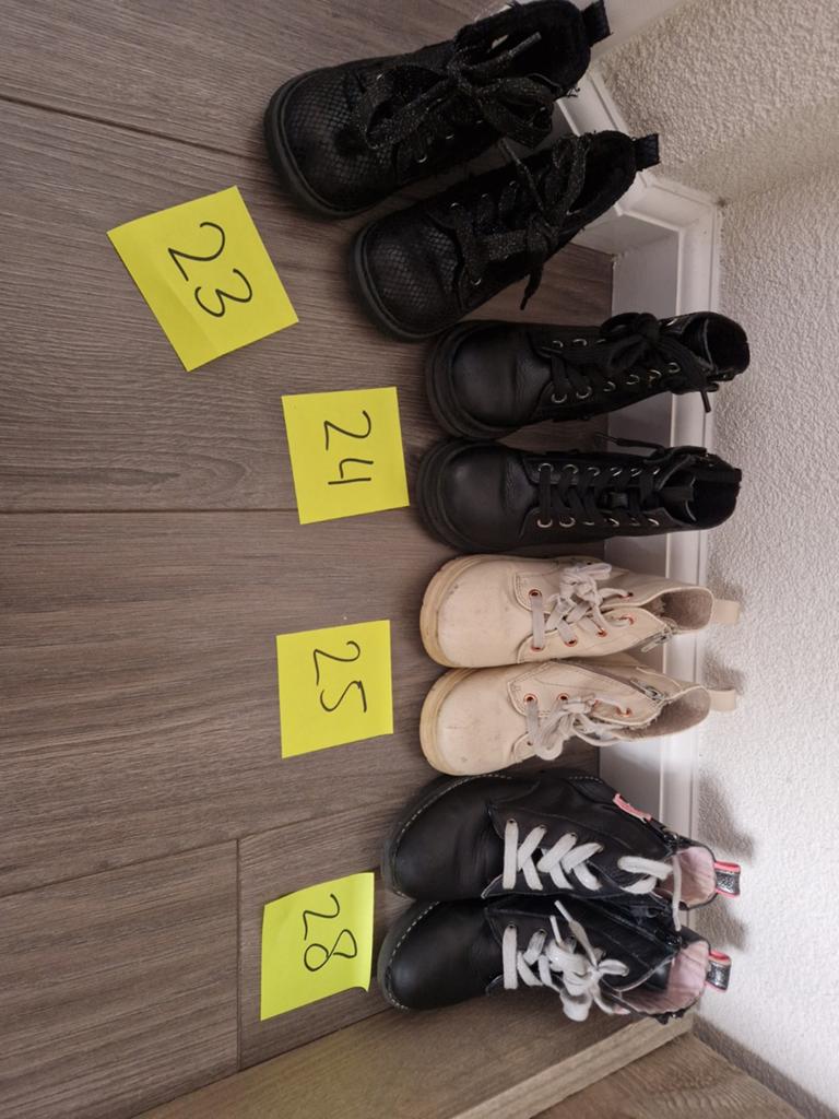 Diverse Kinderlaarzen en Schoenen - Maten 20 t/m 37, Ophalen of Verzenden, Zo goed als nieuw, Jongen of Meisje, Schoenen