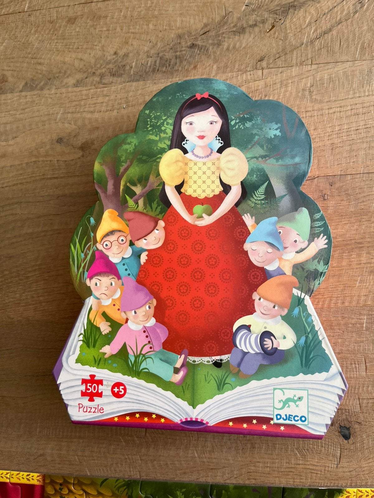 Djeco puzzel 50 stukjes sneeuwwitje, Ophalen, 10 tot 50 stukjes, Zo goed als nieuw, 4 tot 6 jaar