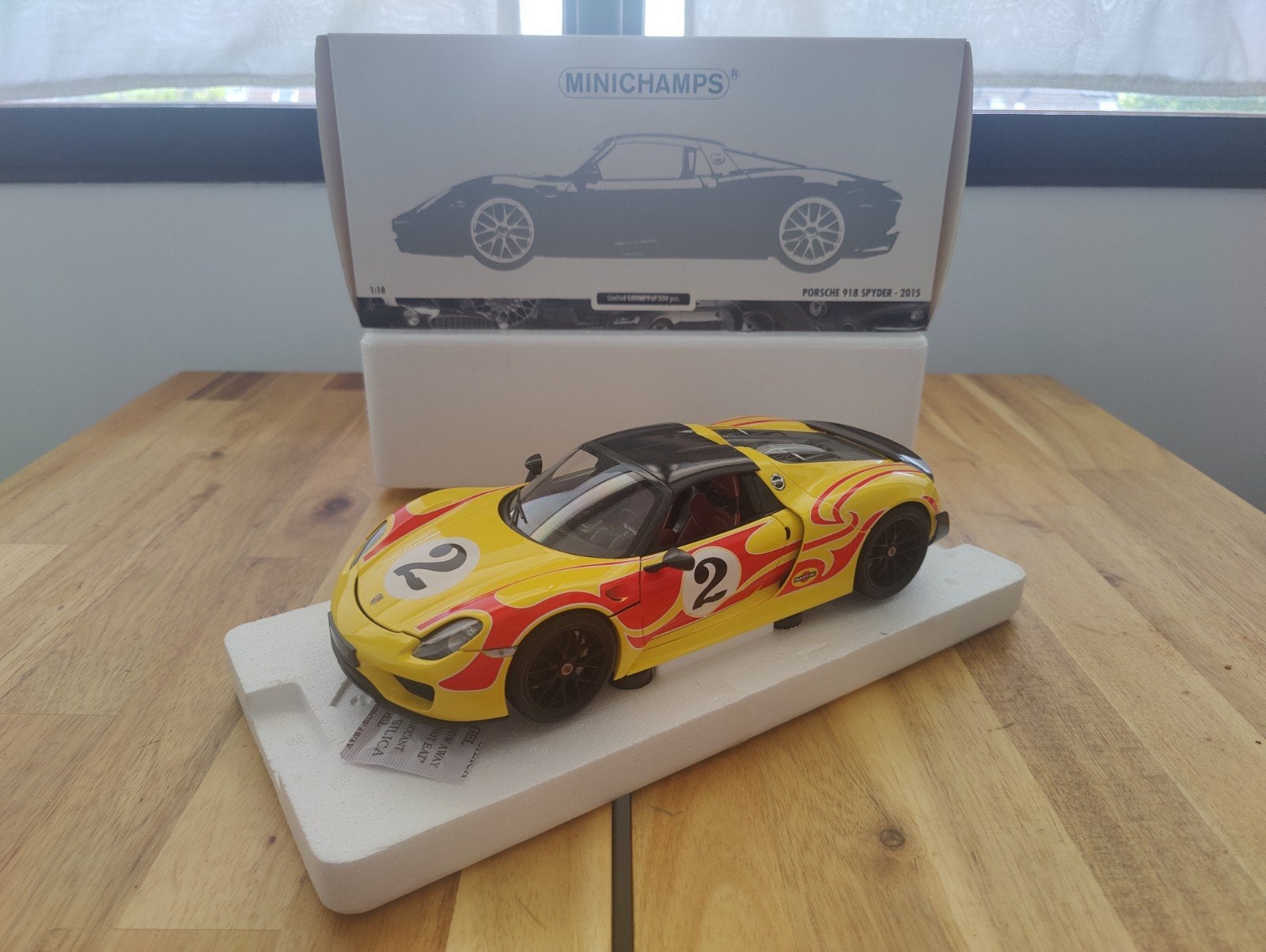 Porsche 918 Spyder 2015 Minichamps 1:18, Hobby en Vrije tijd, Modelauto's | 1:18, Ophalen of Verzenden, Zo goed als nieuw, Auto