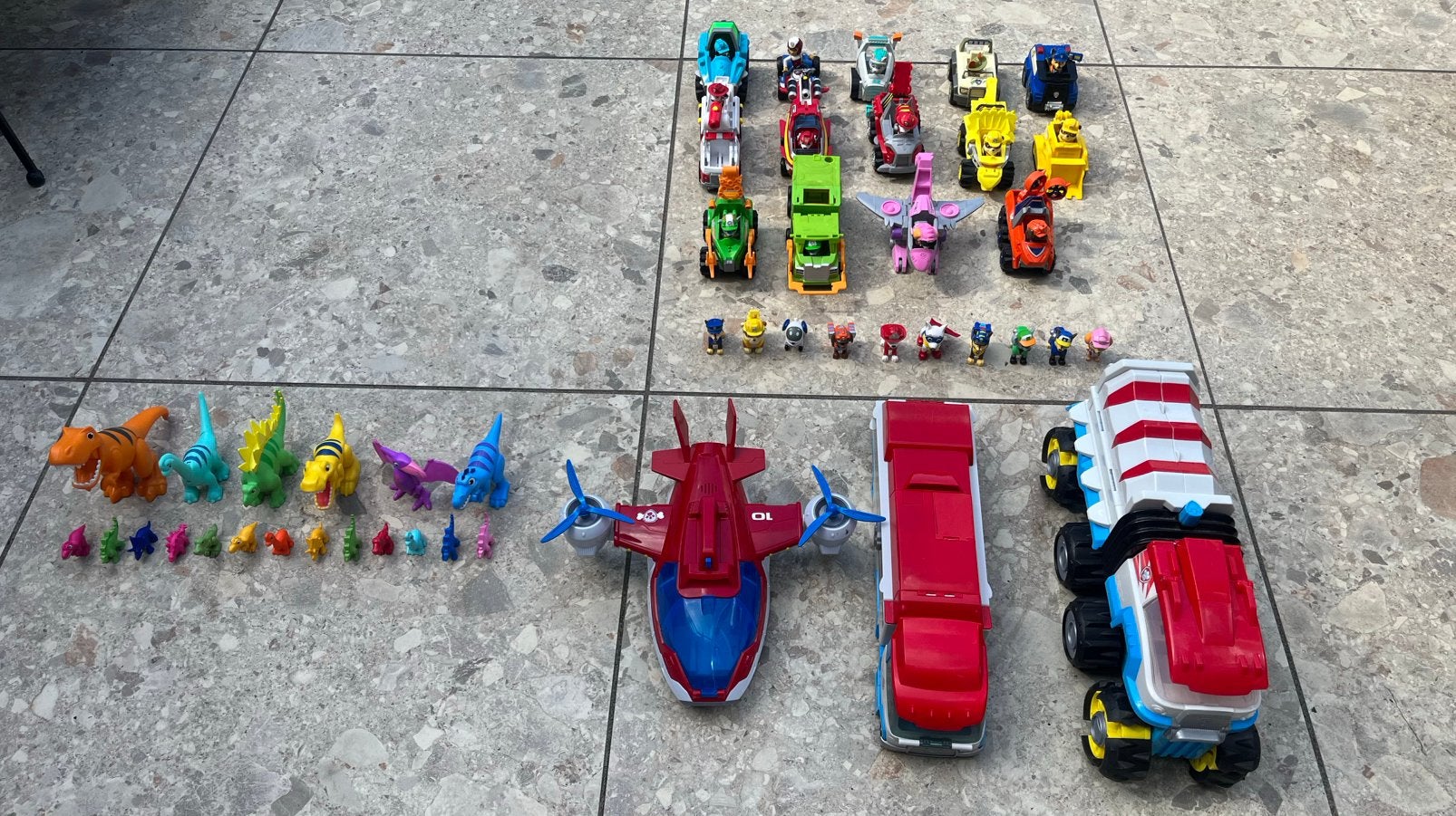 Paw Patrol set + dinosaurussen | voertuigen, pups en dino’s, Ophalen of Verzenden, Zo goed als nieuw