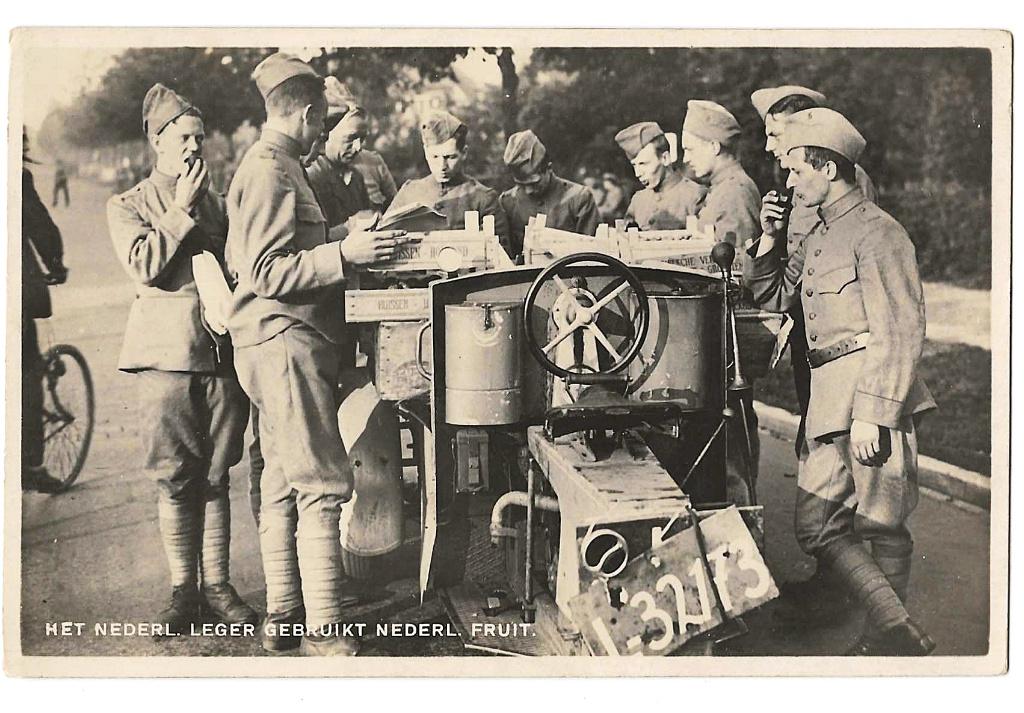 Nederlandse leger gebruikt fruit tijdens mobilisatie, Verzamelen, Militaria | Tweede Wereldoorlog, Ophalen of Verzenden, Landmacht