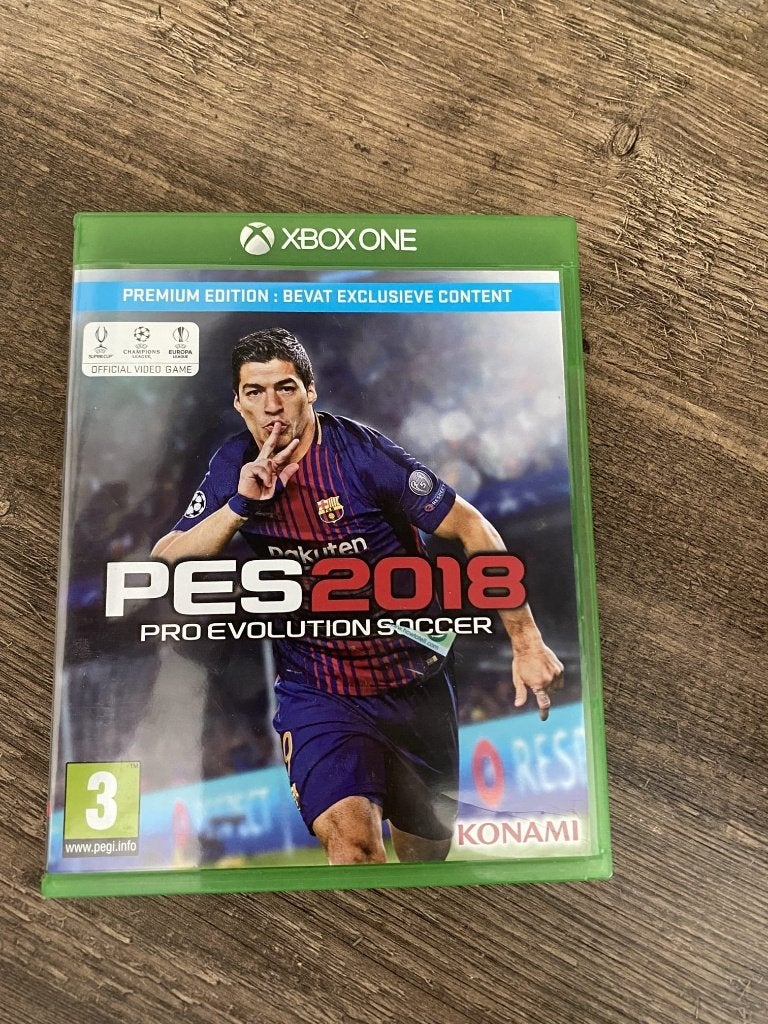 3 voetbal games voor Xbox One, Ophalen of Verzenden, Zo goed als nieuw, Sport, 3 spelers of meer