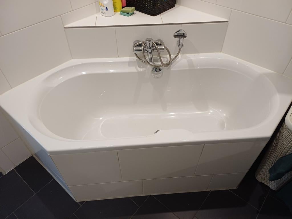Villeroy & Boch hoekbad,186x78, zelf ophalen, Ophalen, Zo goed als nieuw, Met bad