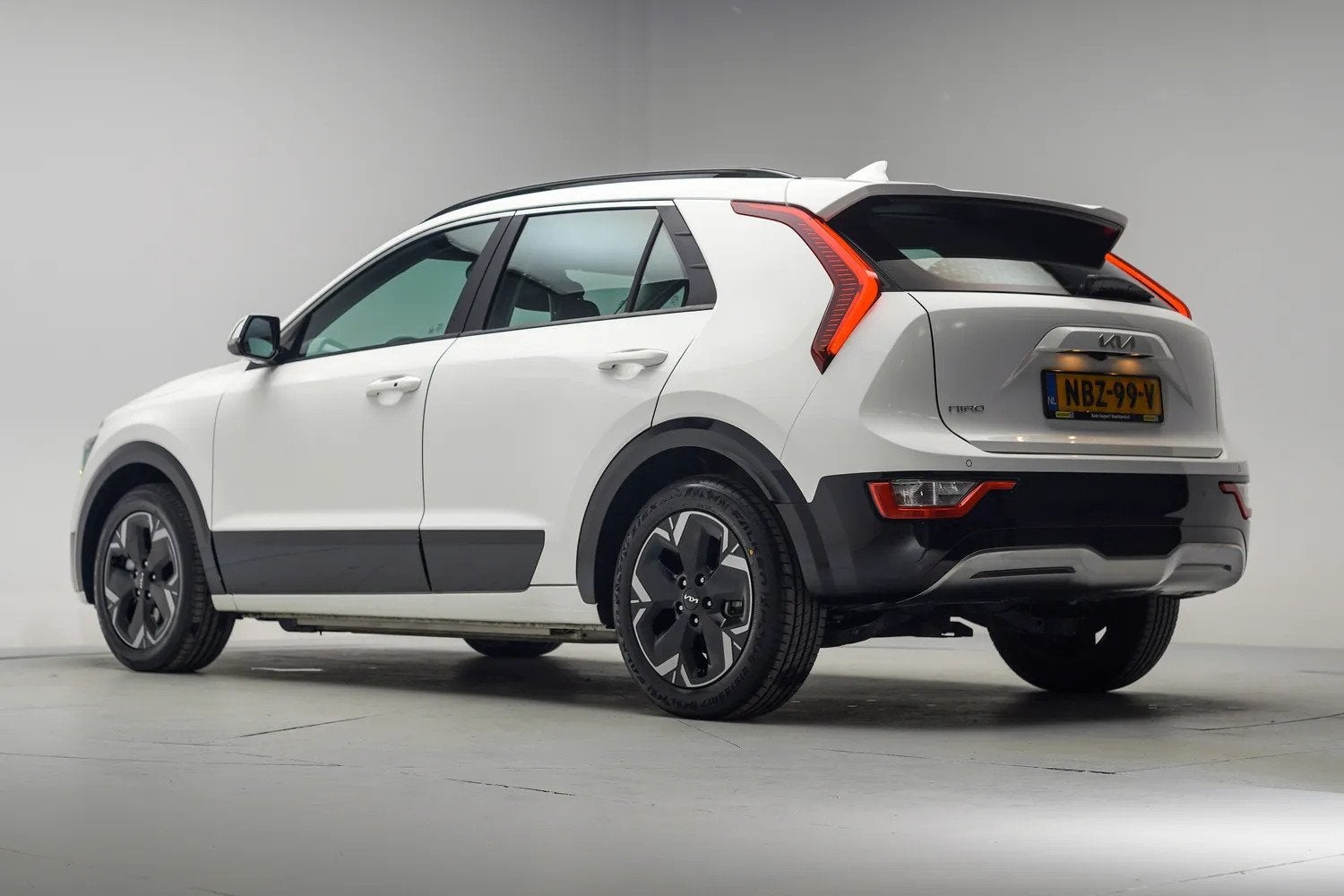 Kia e-Niro DynamicLine 64.8 kWh 3-fase [ Navi Apple/Android, Auto's, Automaat, 8 kWh, 0 cilinders, Gebruikt