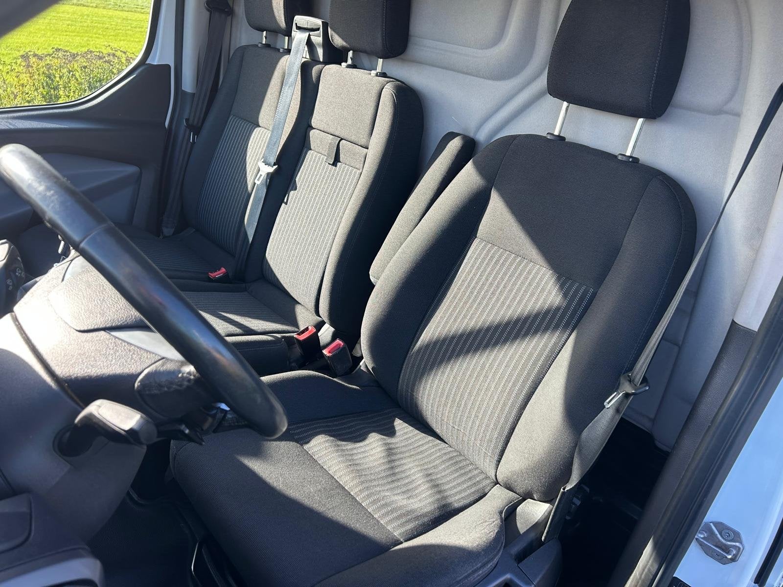 Ford Transit Custom 290 2.2 TDCI L1H2 Trend | Trekhaak | 3 Z, Voorwielaandrijving, Gebruikt, Zwart, 4 cilinders