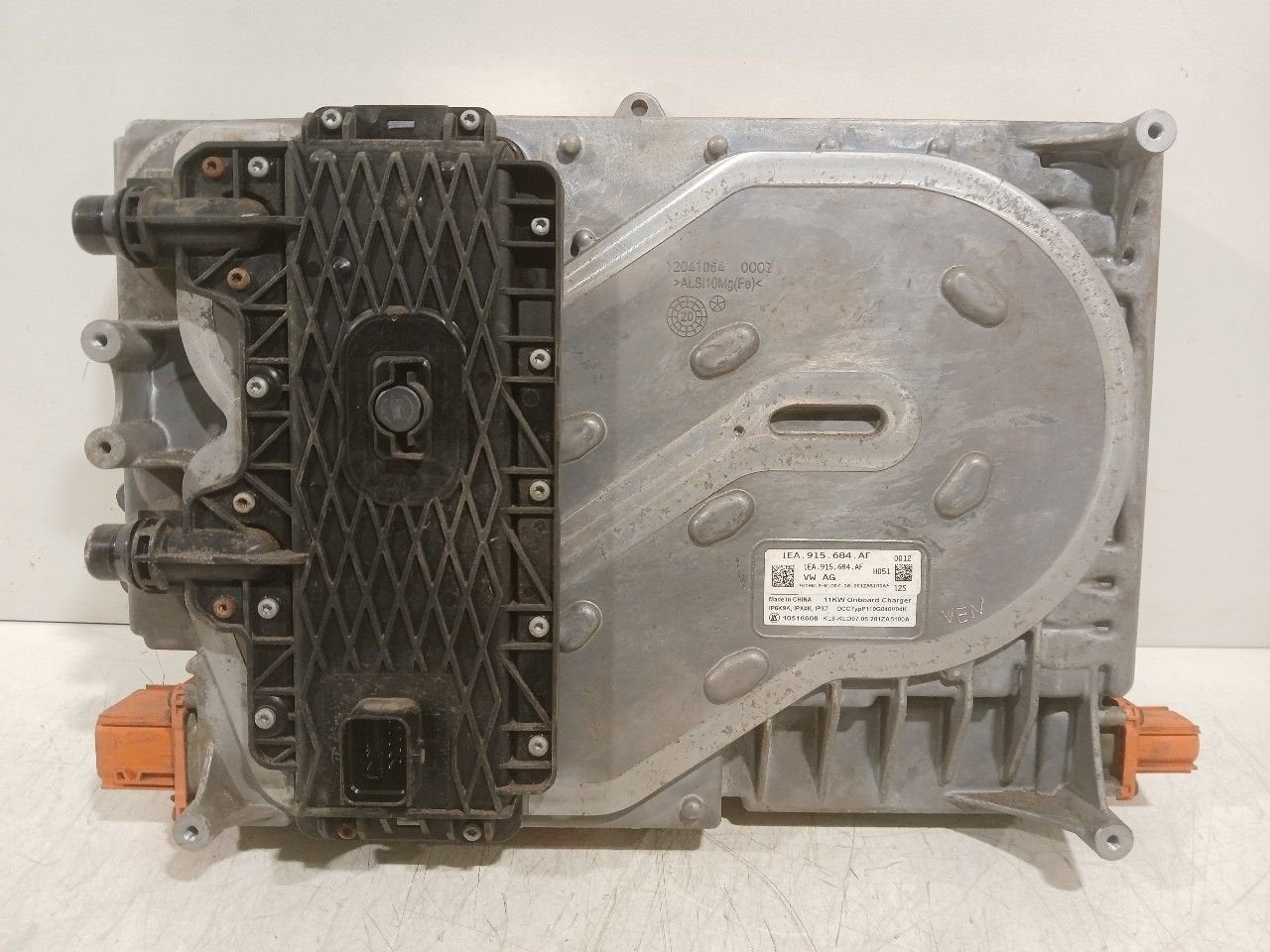 Acculader Volkswagen ID.3, Onderdelen@venauto.nl, Van der Ven Autorecycling B.V., Gebruikt, Ettenseweg 76, 4706 PB Roosendaal, The Netherlands