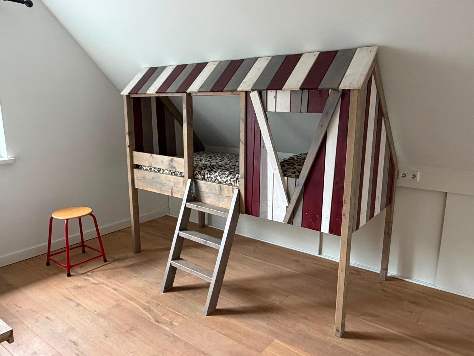 Hoogslaper/boomhutbed, Ophalen, Eenpersoons, Zo goed als nieuw, 90 cm