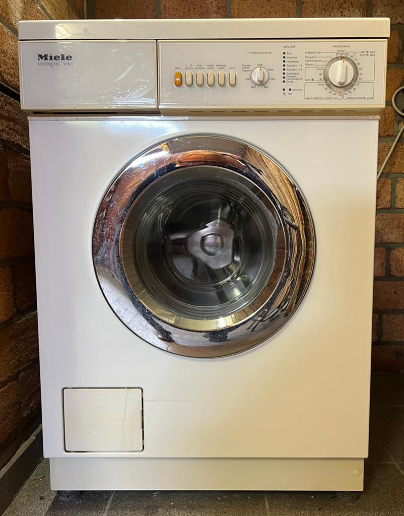 MIELE Novotronic W821 wasmachine, Ophalen, 1200 tot 1600 toeren, Gebruikt, 4 tot 6 kg