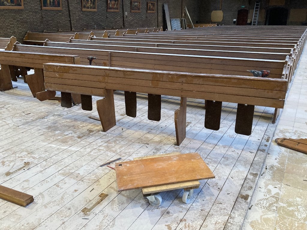 Gezocht partij kerk / sport banken / houten interieur, Doe-het-zelf en Verbouw, Hout en Planken, Ophalen, Minder dan 25 mm, Pallet