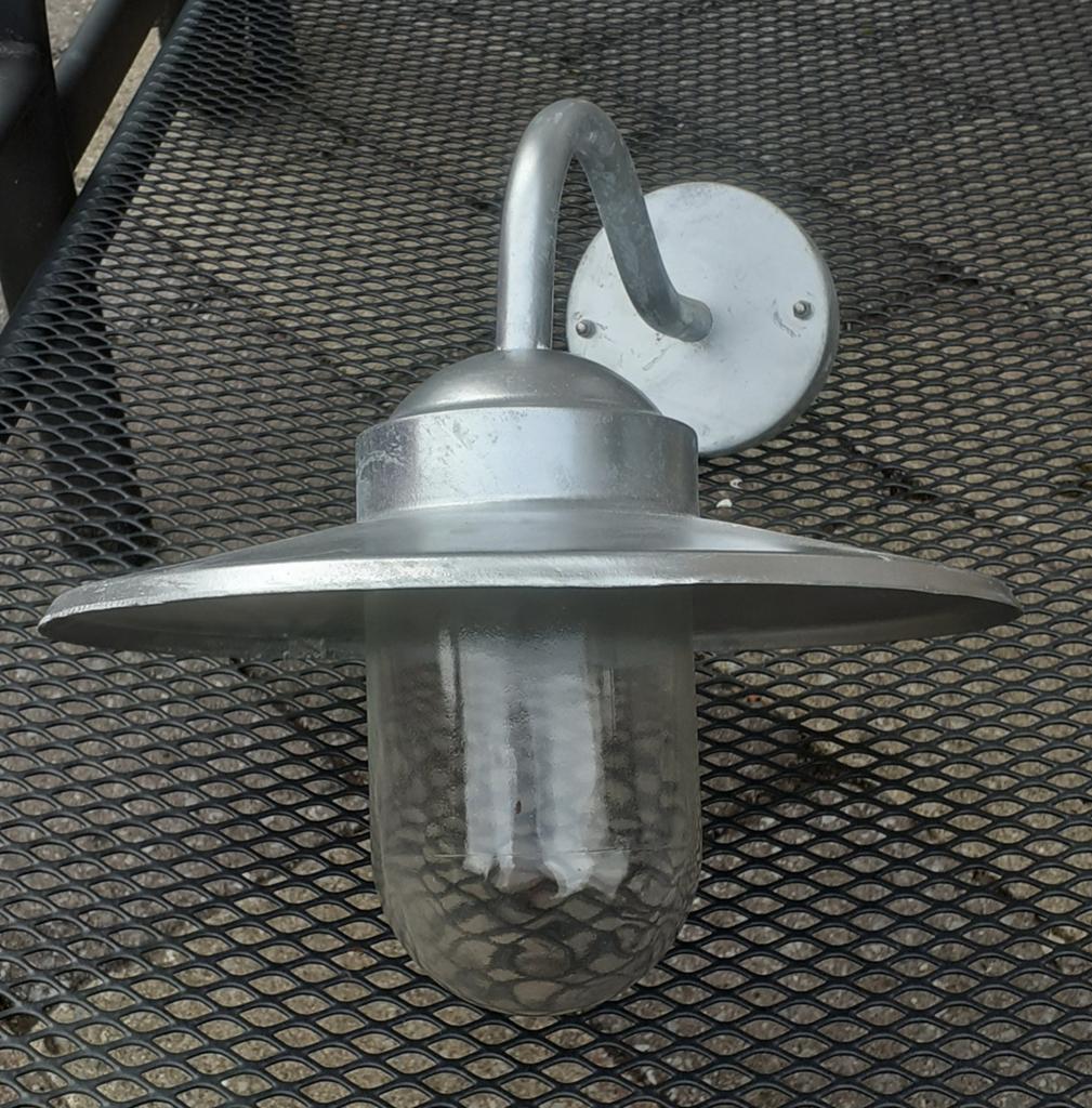 Buitenlamp IP44 - Wandlamp  zink., Tuin en Terras, Ophalen of Verzenden, Zo goed als nieuw, Netvoeding, 50 tot 250 watt