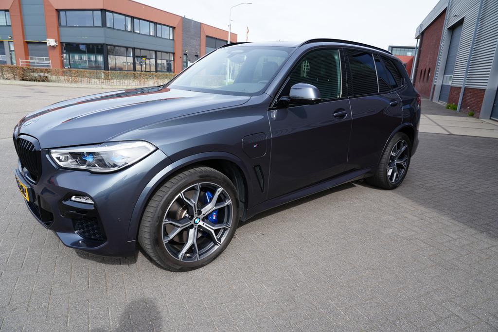 BMW X5 Xdrive45e M Sport 394pk Aut 2021 Grijs, Auto's, BMW, Vierwielaandrijving, 2998 cc, SUV of Terreinwagen, 6 cilinders