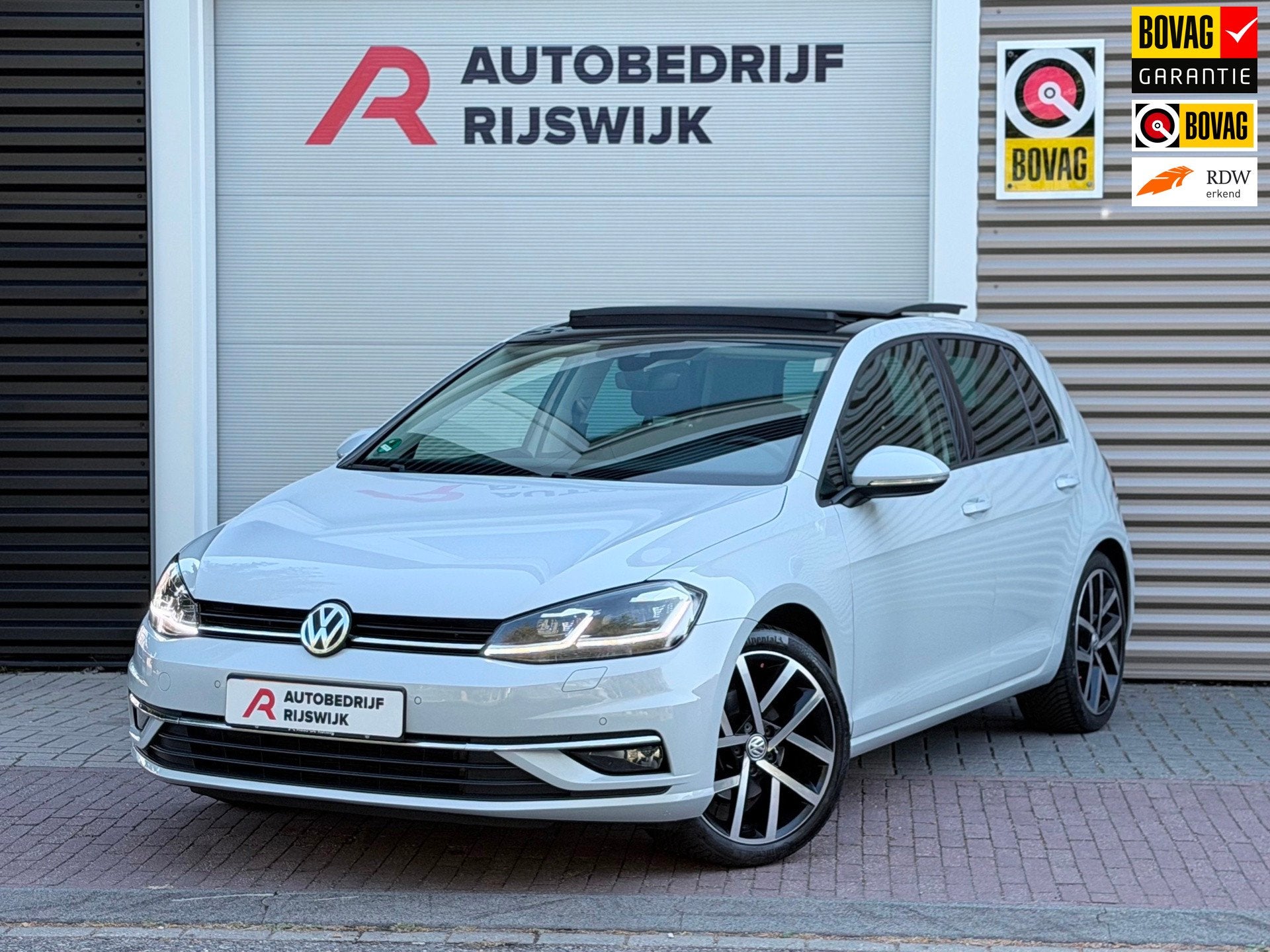 Volkswagen Golf 1.4 TSI Highline Business R Pano/Virtual/App, Gebruikt, Euro 6, 4 cilinders, 150 pk
